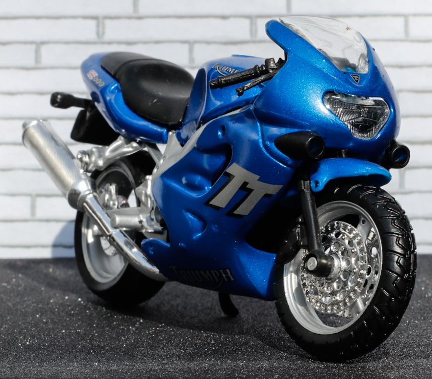 Maisto Triumph TT600